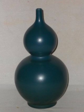 Chinese Blue Glaze Porcelain Vase photo