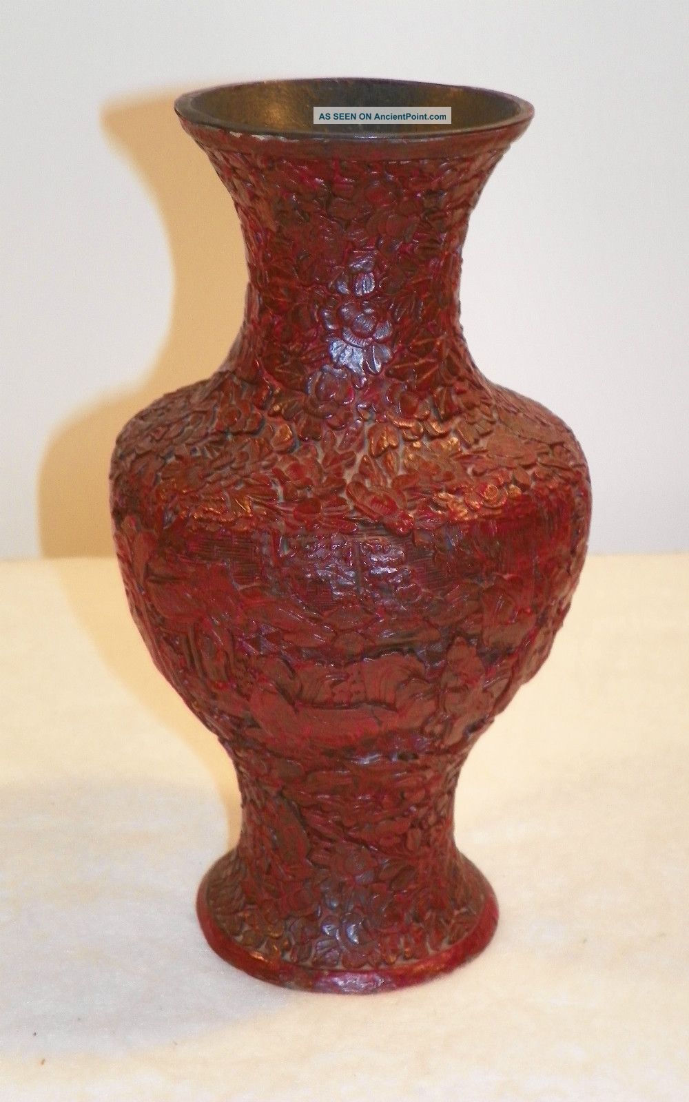 Chinese Lacquer Vase.  19th Century. Vases photo