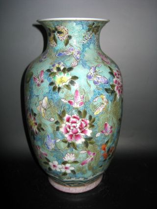 Chinese Brilliant Famille Rose Porcelain Flower Vase photo