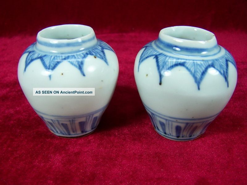 Chiense Ming Dynasty 2 Small Blue White Small Jar  J8047 Vases photo