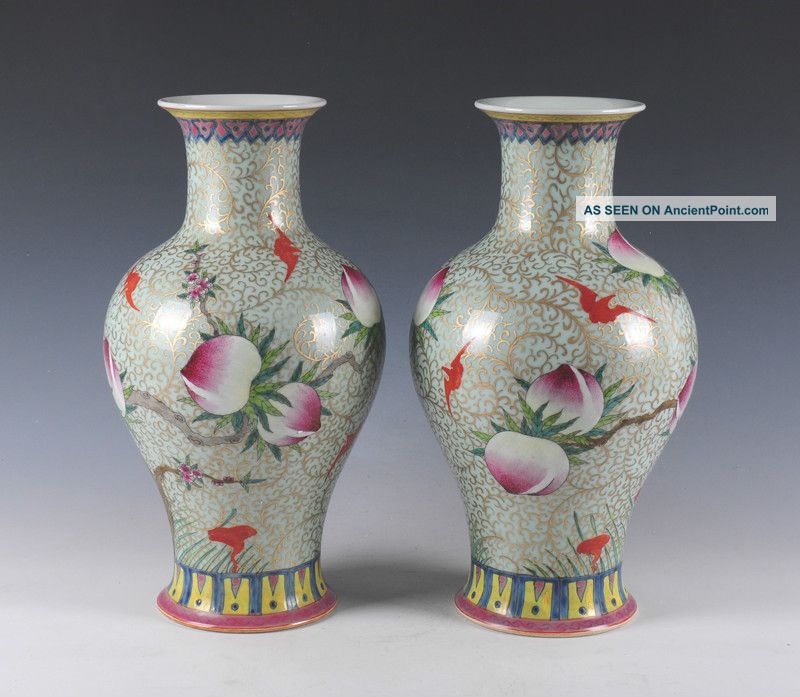 A Pair Famille Rose Porcelain Painted Gold Vases Of Chinese Antique Vases photo