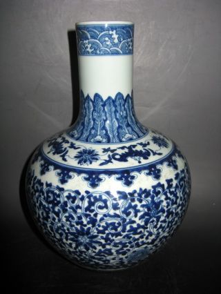 Chinese Antique Rare Blue White Porcelain Globular Vase photo