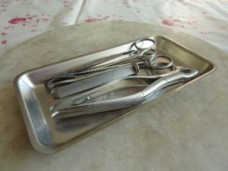Set Of 5 Surgical Instruments In Theatre Dish/tray photo