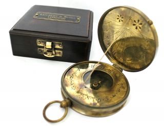 Maritime Pocket Sundial Compass With Box – Gilbert Sundial Compass With Box photo