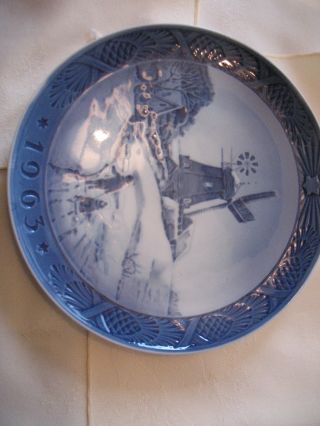 1963 Royal Copenhagen Christmas Plate photo