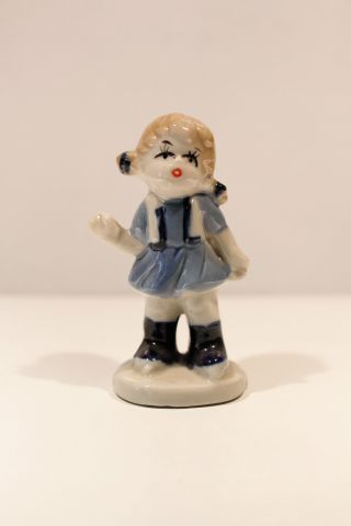 Porcelain Girl,  Waving photo