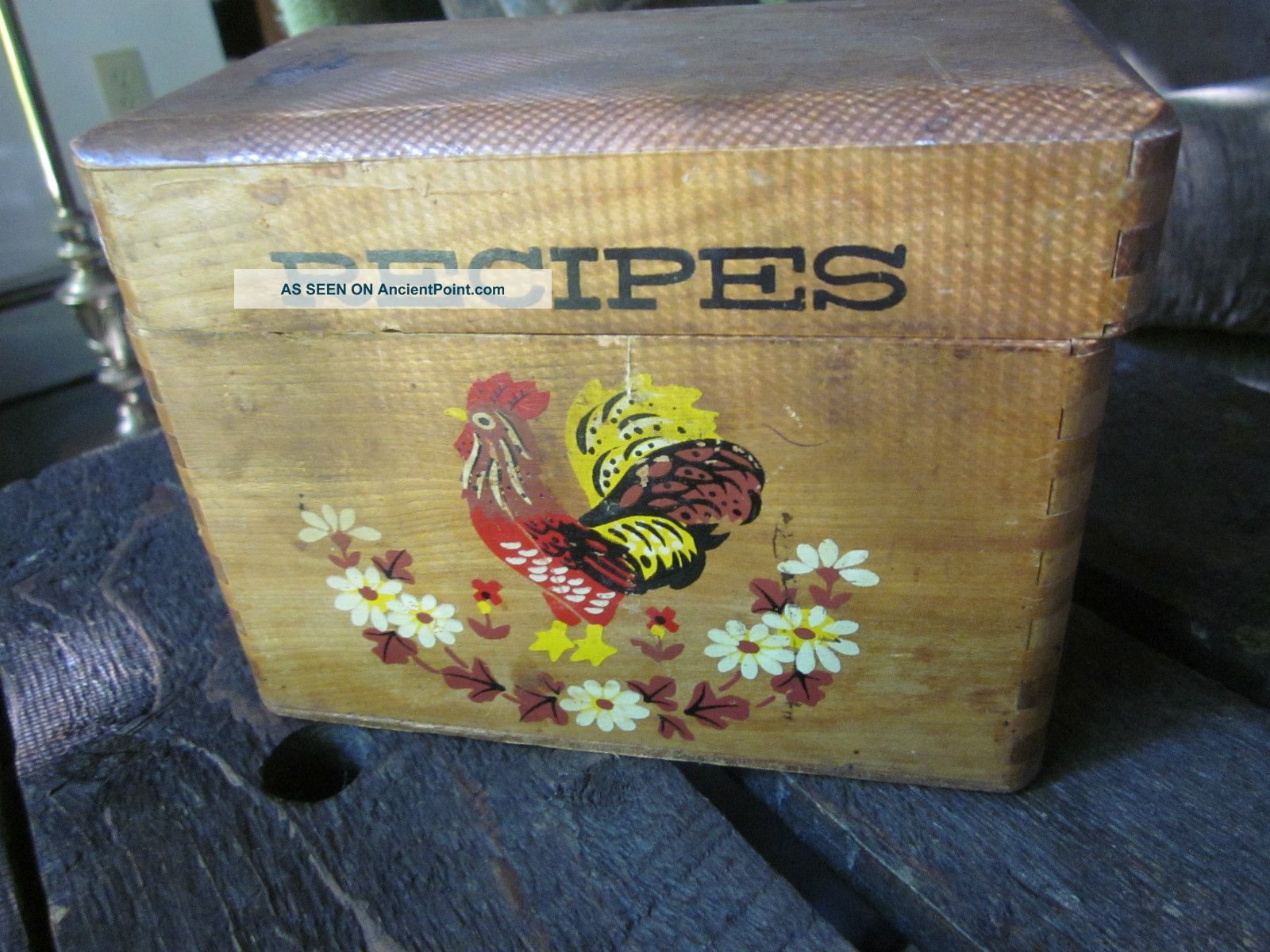 Vintage Wood Recipe Box W Recipes Clippings Dovetailed Rooster Flowers Hinged Vg Boxes photo