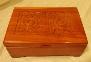 Antique / Vintage Dovetail Jointed Victorian Theme Cedar Wood Chest Jewelry Box photo