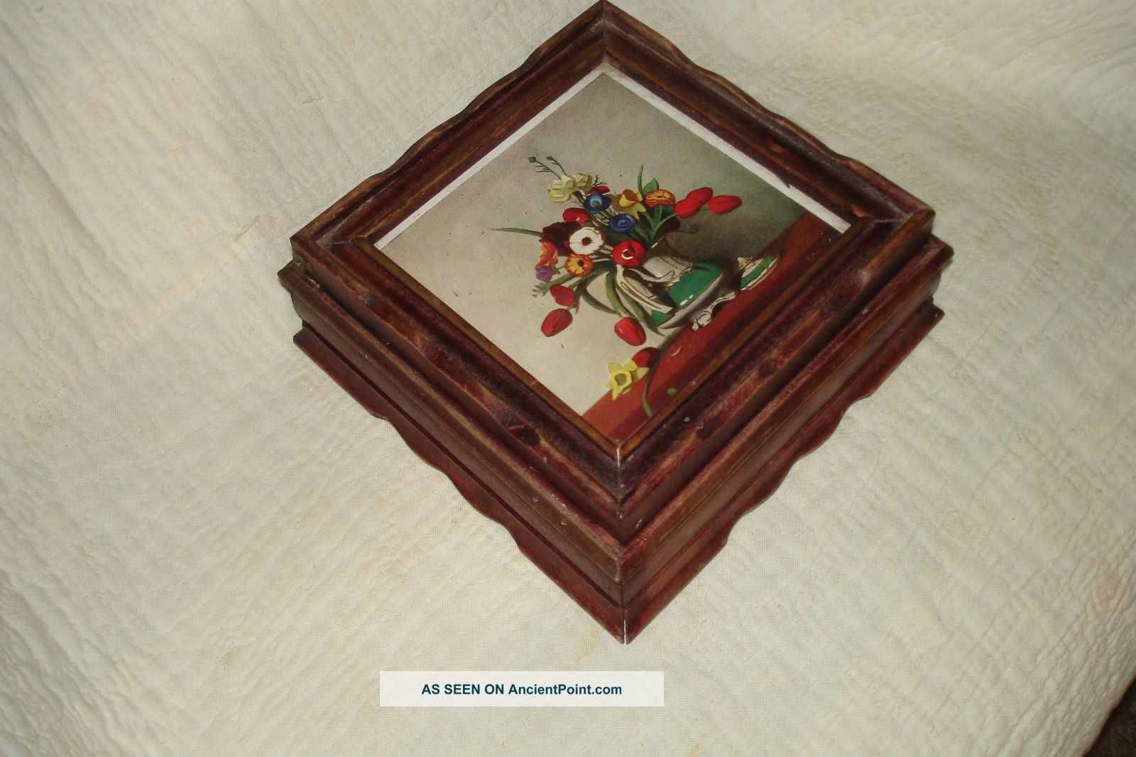 Antique Decorative Wooden Box Opens Closes Held Hankies Collars