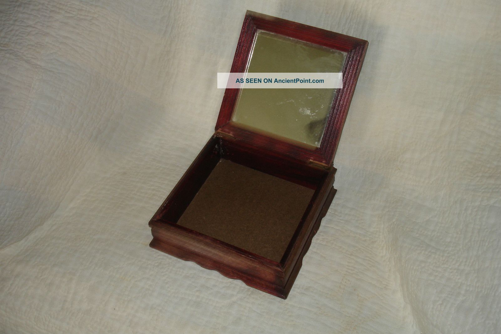 Antique Decorative Wooden Box Opens Closes Held Hankies Collars