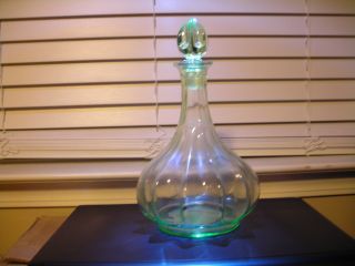 Tiara Chantilly Green Glass Decanter With Stopper photo