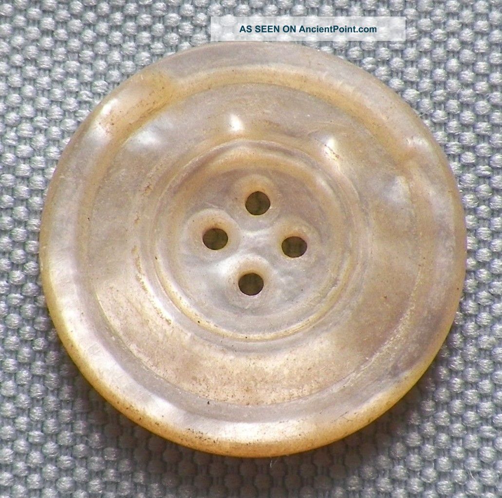 4 Antique Creamy White Mother Of Pearl Buttons Carved Circles 4 Holes Buttons photo