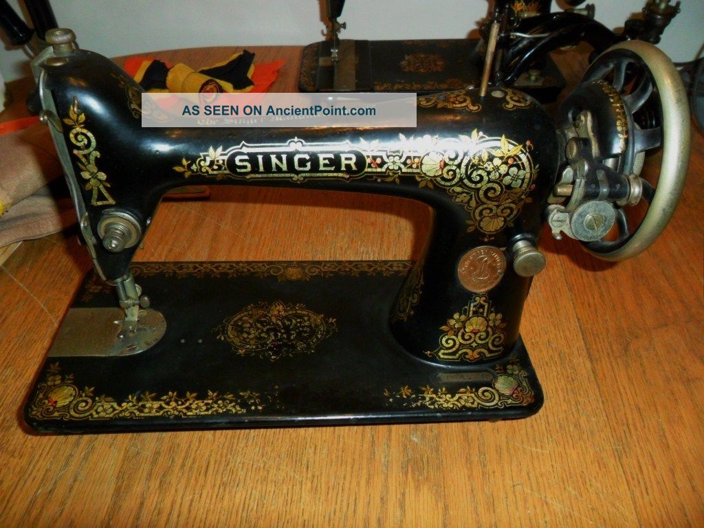 Antique 1918 Singer Sewing Machine Model 66 With Shell Decoration Working Sewing Machines photo