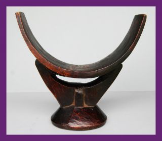 Gorgeous Headrest With Intricate Engravings,  Somali photo