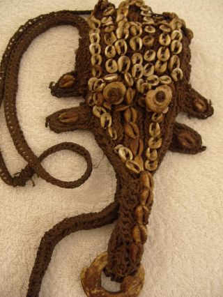 Papua New Guinea (png) - Shell And Bilum String Mask photo