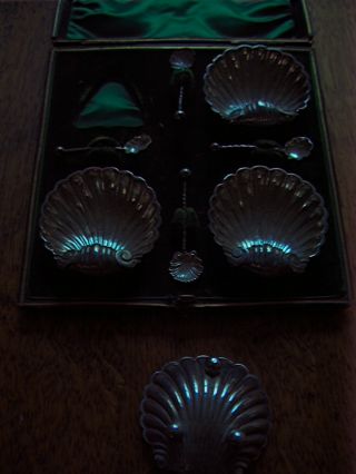 Boxed Set Of 4 Solid Silver Shell Form Salts And Spoons photo