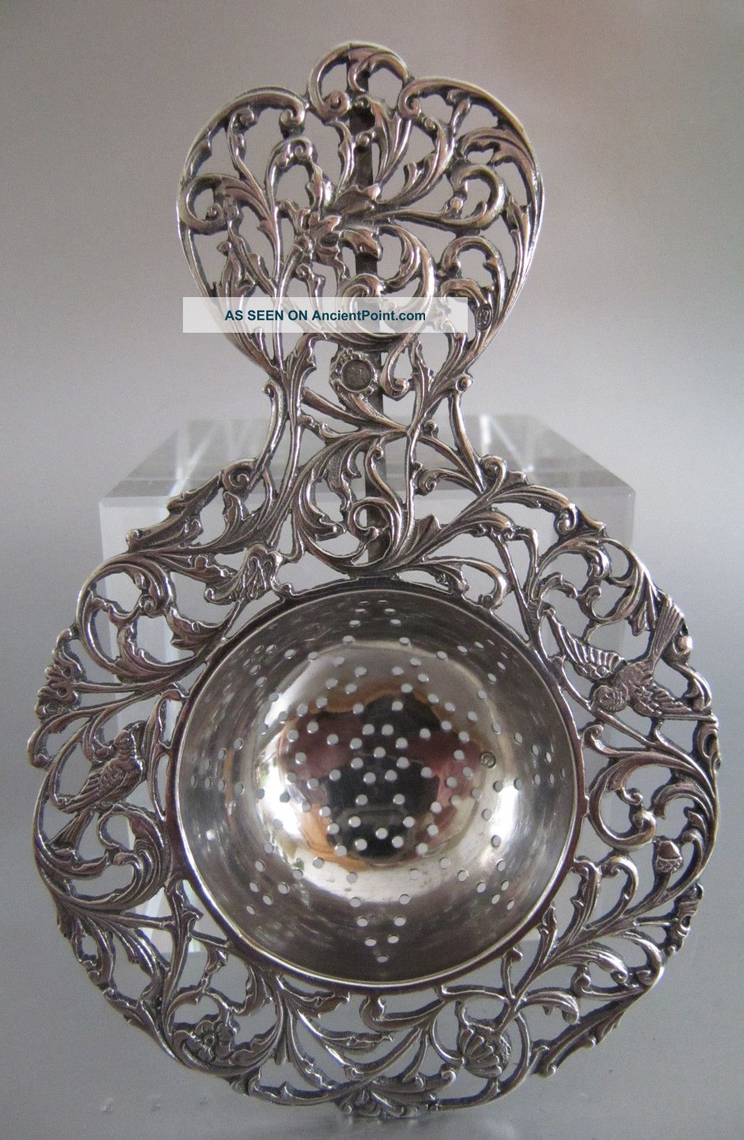 ‹ (•¿•) › 1916 : A Lovely Dutch Silver Tea Strainer With Leaves & Birds Tea/Coffee Pots & Sets photo