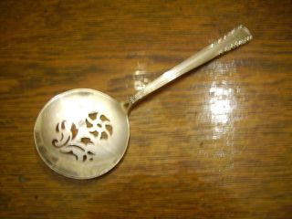 Holmes & Edwards 1951 May Queen Tomato Server Silverplate photo