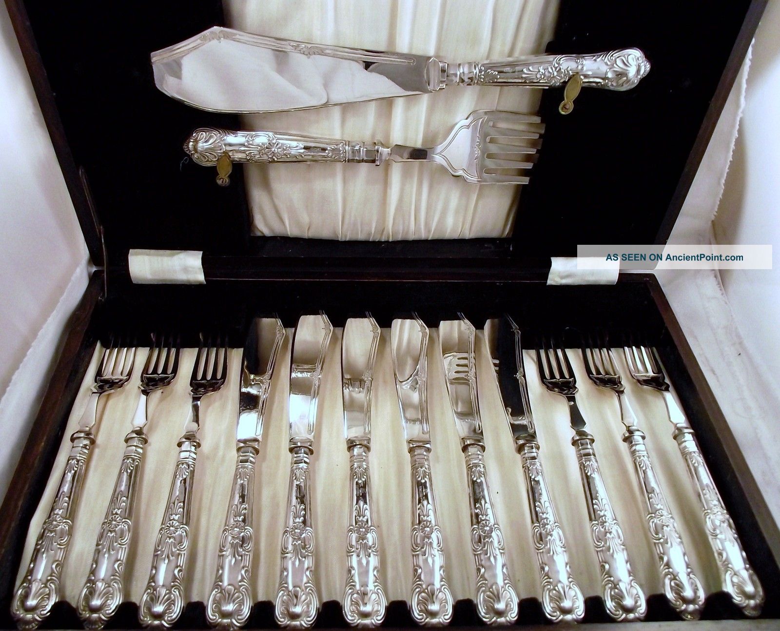 Cased Sterling Silver Kings Pattern Fish Cutlery Set & Servers Sheffield 1931 Other photo