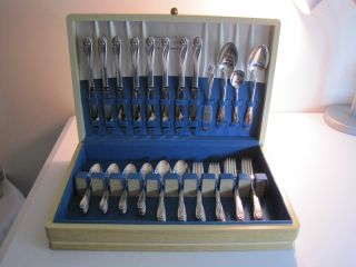 Set 1847 Rogers Is Daffodil Silverplate Flatware 52 Pc Blond Wood Case Very Good photo
