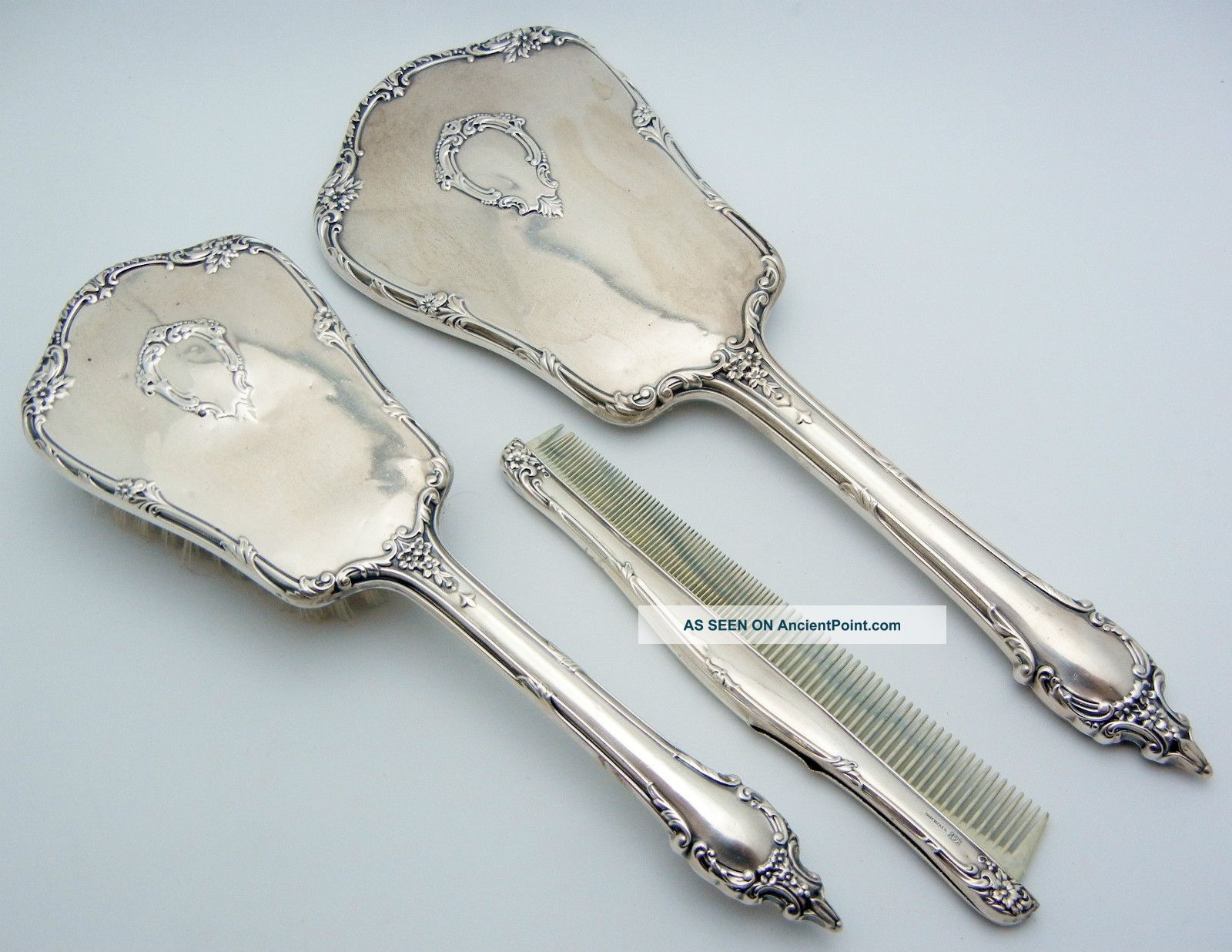Saart Sterling Silver 3 Piece Grooming Set Brush Mirror Comb Brushes & Grooming Sets photo