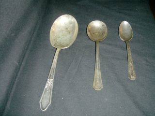 Silver Spoons R&b Ai,  / 1877 N F.  Co.  V,  / Wm.  Rogers & Son Aa Us photo