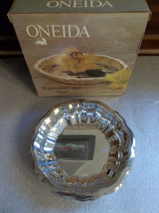 Oneida Chippendale Style Bowl Made In The Usa,  New In Box,  Old photo