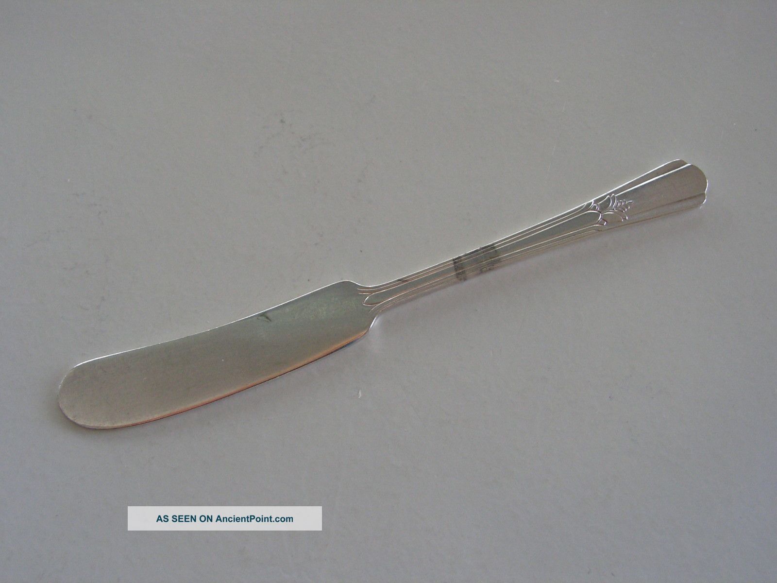 Wm Rogers Mfr.  Co International Silver Flat Handle Butter Knife 1939 Sovereign Pa International/1847 Rogers photo