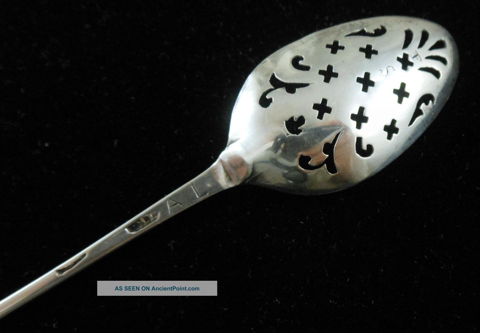 British Sterling Silver Mote Spoon Early 1700 ' S