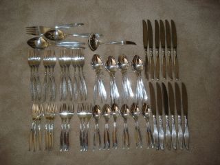 Oneida Community Winsome Silverplate Flatware 65 Pc.  Set With Box photo