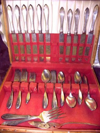 46 Pieces 1915 ' Lufberry ' Pattern Flatware By Wm.  Rogers In Case photo