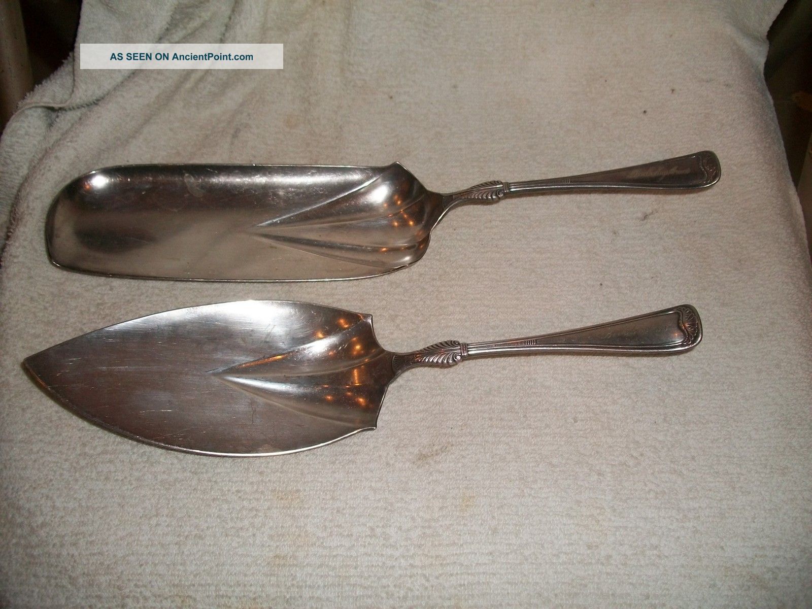 2 Gorham 1880 Princess Louise Fish & Pie Server Berkeley Arms Hotel Other photo