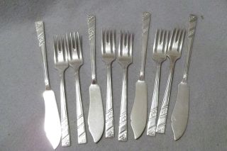 Vintage Viners Of Sheffield Silver Plate 4 Fish Knives & 6 Fish Forks photo