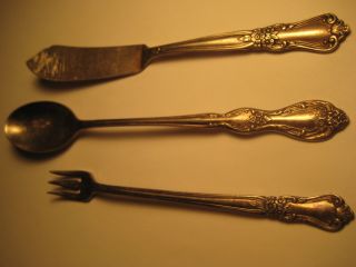 W.  M.  A.  Rogers Oneida Ltd.  - Oyster Fork,  Teaspoon And Butter Knife photo