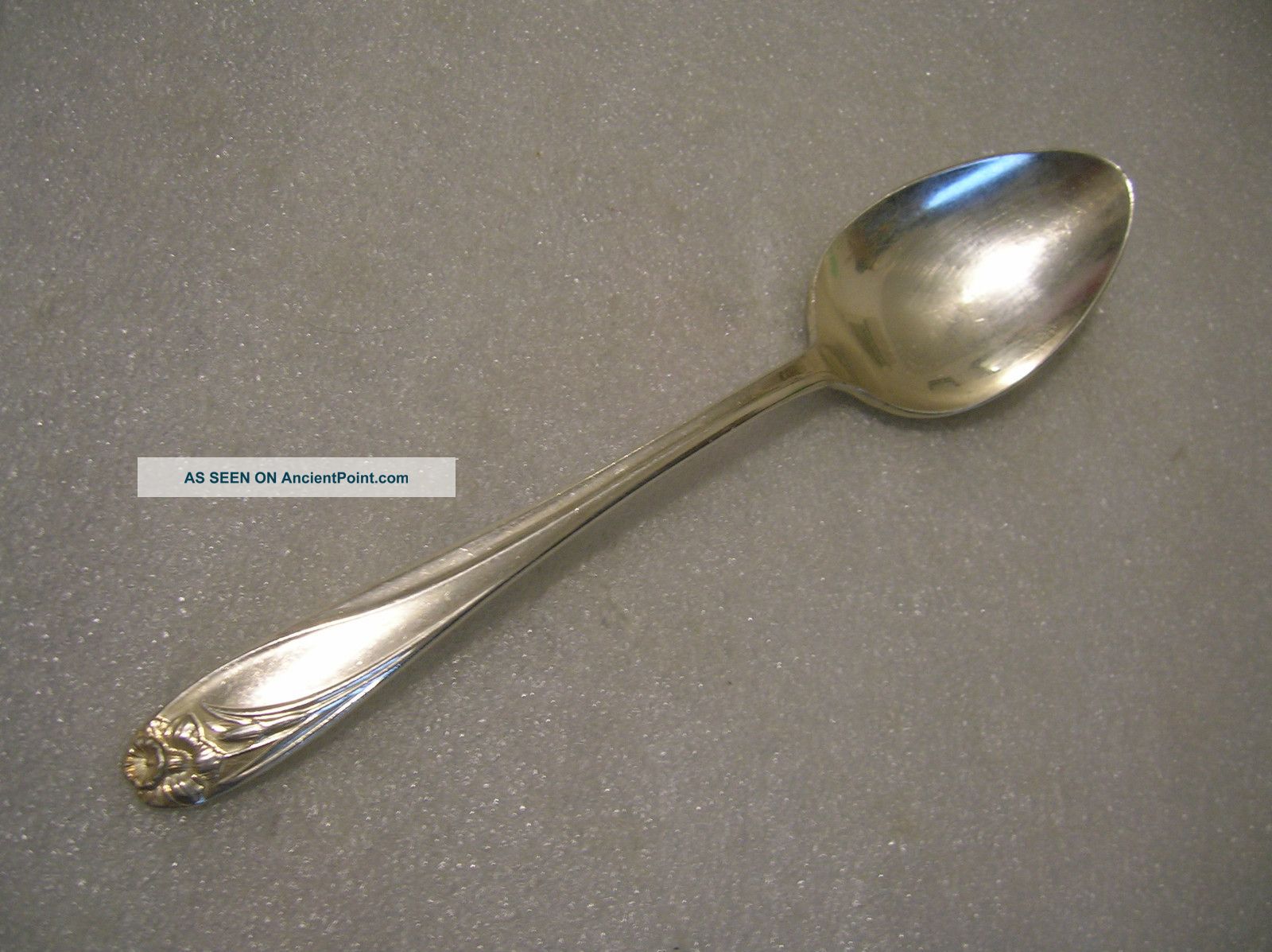1847 Rogers Daffodil Pattern Oval Soup Spoon 1950 International/1847 Rogers photo