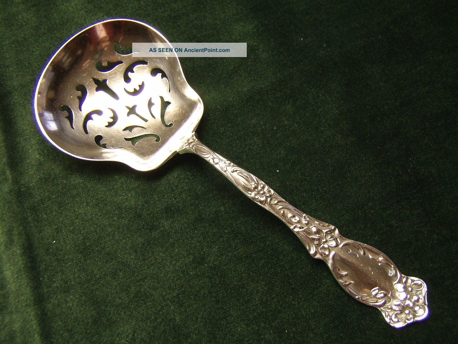 Antique Silver Pierced Ice Spoon Violet Rogers 1905 Ornate Florals Oneida/Wm. A. Rogers photo