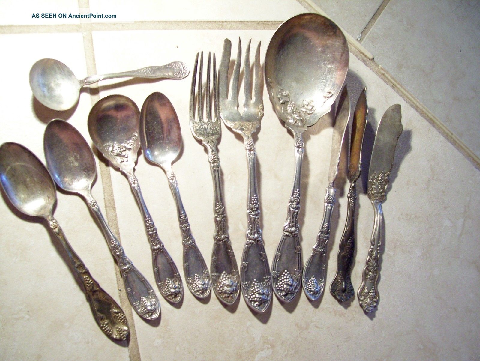 Lot 11 Wm.  Rogers Silverplate 1881 Grape Serving 1847 Butter W Asco Oneida/Wm. A. Rogers photo