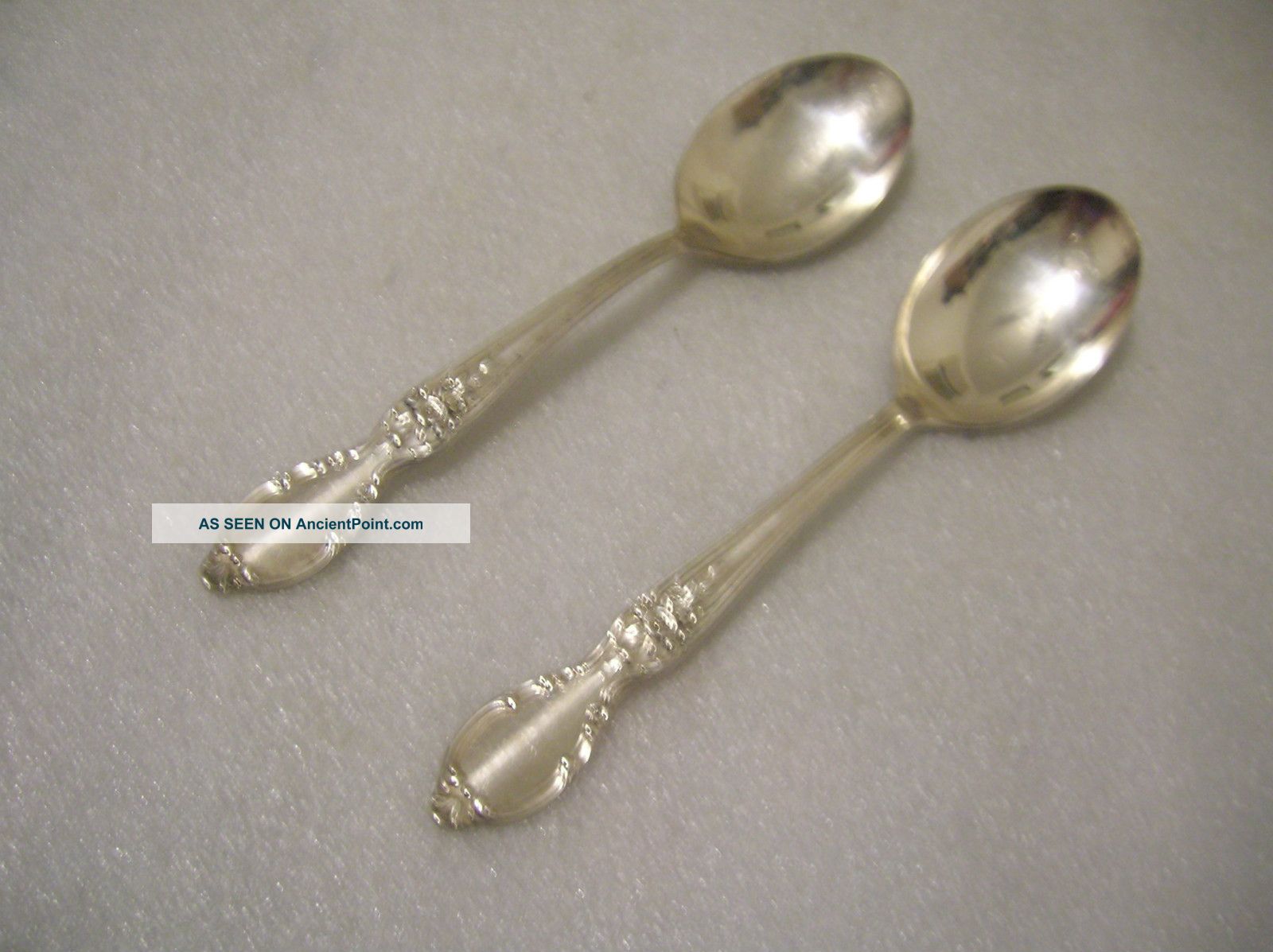 Rogers Victorian Rose Pattern 2 Oval Soup Spoons 1954 International/1847 Rogers photo