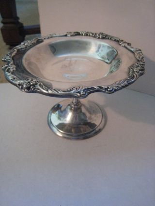 Vintage Silverplate Reed & Barton Raised Pedastal Candy /nut Dish / Bowl - 1679 photo