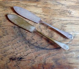 Vintage E&j Leek Celtic Plate Epns Made In England Butter Knives photo