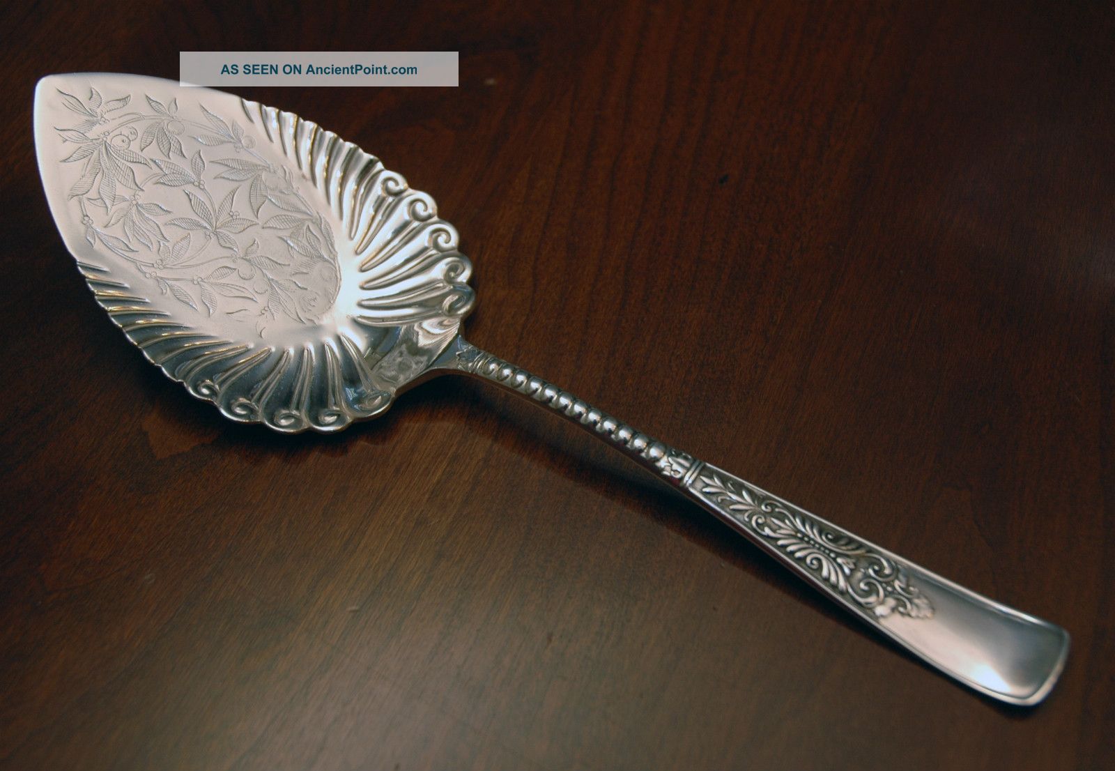 Dessert Pie Server Rogers Bros 1887 Cardinal Pattern Minty Other photo