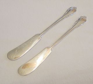 1847 Rogers Remembrance 1947 2 Butter Spreaders photo