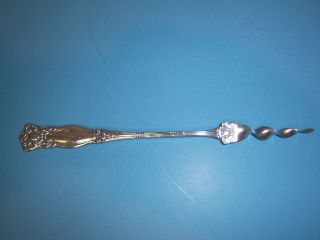 1901 Wm A Rogers A1 Warwick Silver Plate Ornate Twisted Butter Pick “v” Mongram photo
