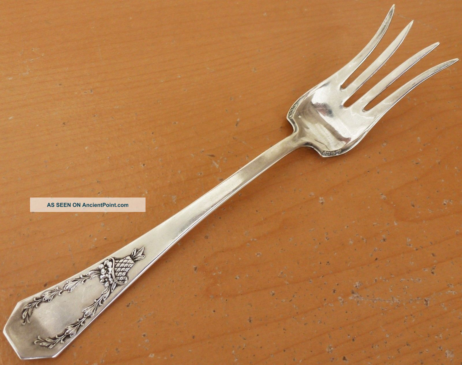 Holmes & Edwards Silverplate Chipped Beef Fork,  Carolina,  1914, Holmes & Edwards photo