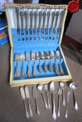 86 Piece Vintage 1847 Rogers Bros Remembrance Silverplate Flatware 1948 Roses photo