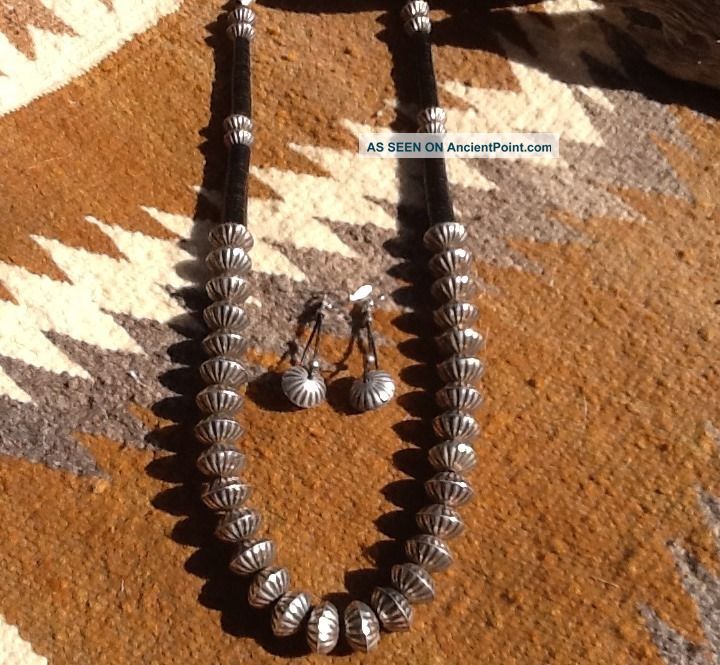 Native American Fluted Pawn Bead Necklace Other photo