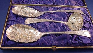 Georgian Sterling Boxed Serving Set/2 Berry;1 Sifting photo