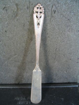 Sterling International Queen ' S Lace Butter Spreader photo