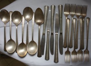21 Pieces Vintage Rogers Deluxe Plate Is Gracious Flatware Spoons Forks Knives photo