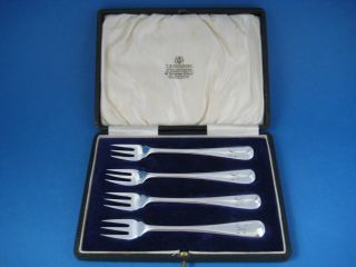 Cased Set Of 4 Solid Silver Pickle Forks Chester 1921 Maker: Stokes & Ireland photo